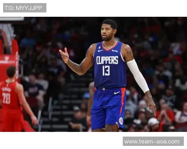 攻防兼备的保罗乔治全场表现出色11投7中贡献23分4篮板5助攻2抢断1盖帽正负值高达25